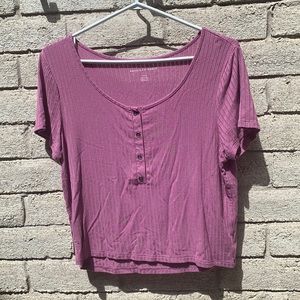Violet American Eagle cropped tee